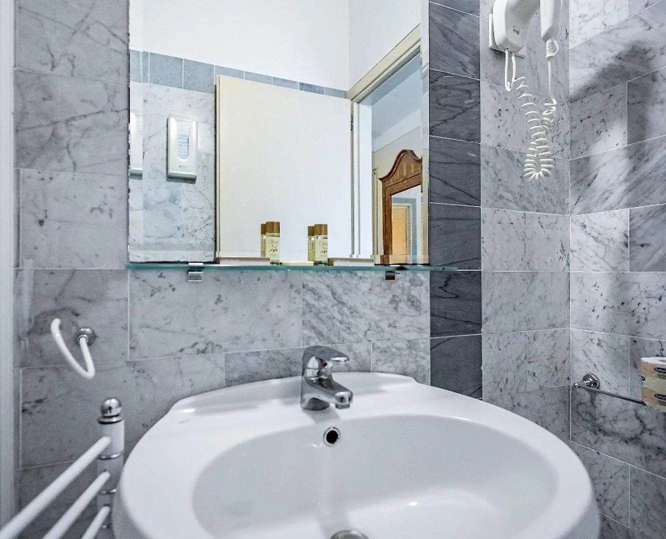 Bellevue House Affittacamere Φλωρεντία Πανσιόν