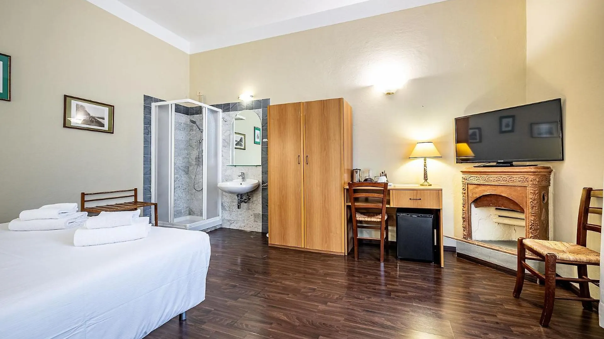 Bellevue House Affittacamere Φλωρεντία Πανσιόν